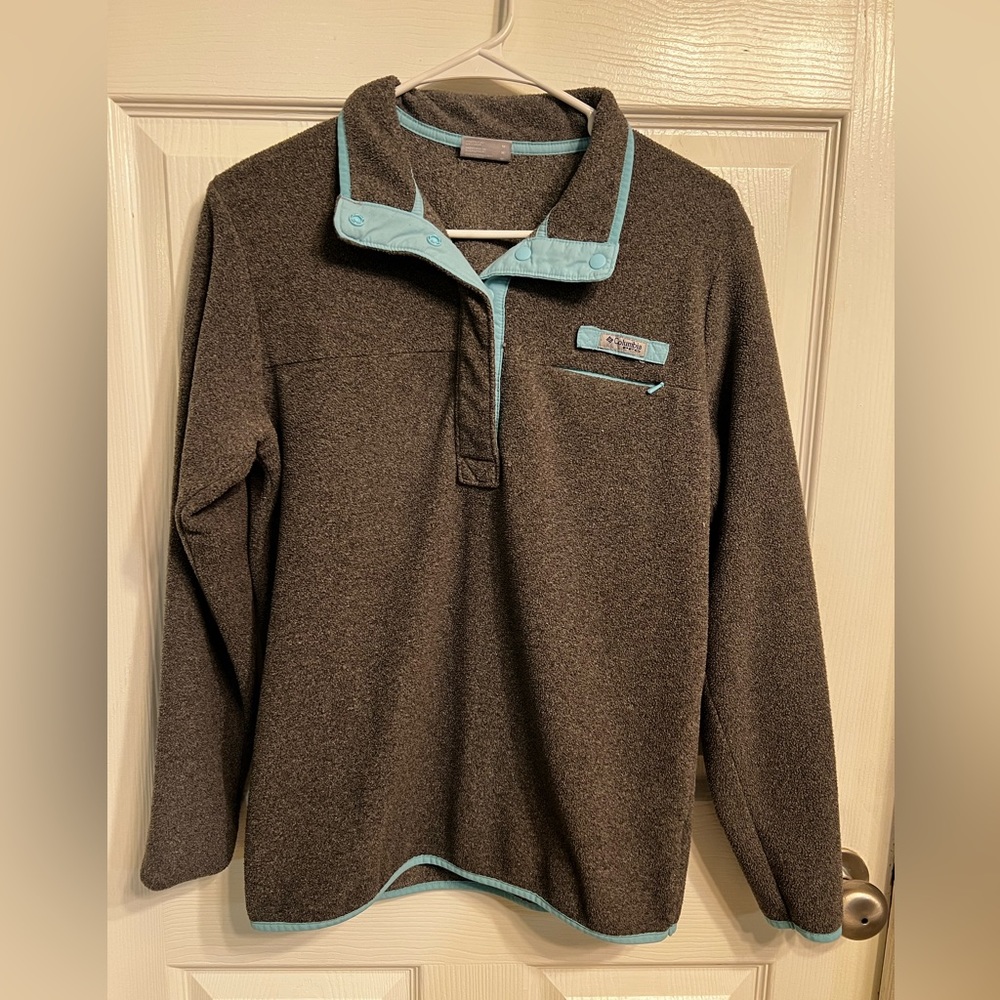 Womens Columbia pullover medium
